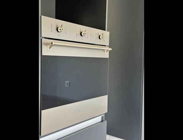 2 BEDROOM APARTMENT FOR SALE IN MENLO PARK